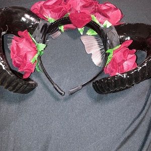 Women’s Horns Halloween !